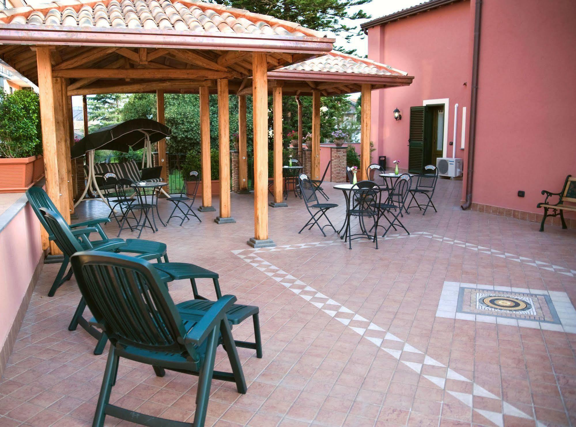 Alhambra - Guest House Di Charme Bed & Breakfast 3*
